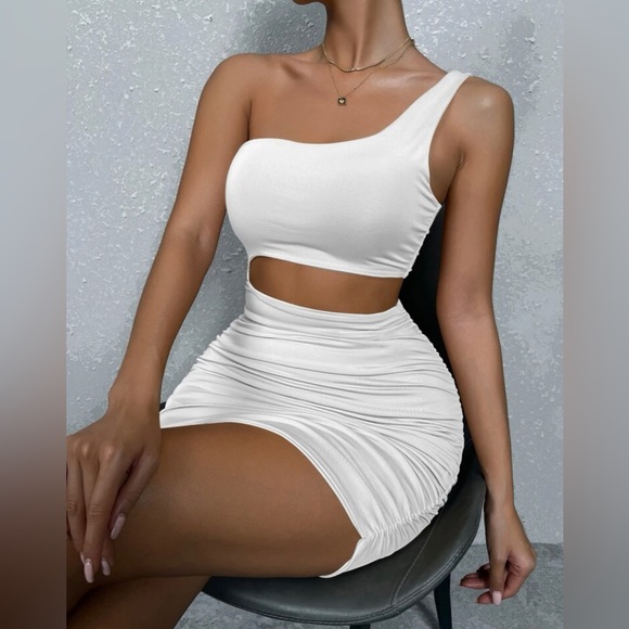 Ruched Dress - Picture 3 of 5